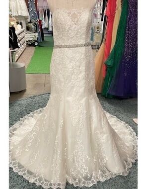 Ivory Lace Mermaid Wedding Dress with Beaded Belt